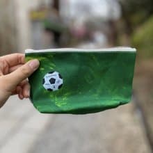 クリスマスギフトに　サッカーボール　まんまるコインケースとポーチのセット