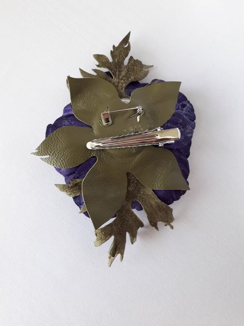 皮革胸針 Dark blue leather brooch for her Leather women's jewelry