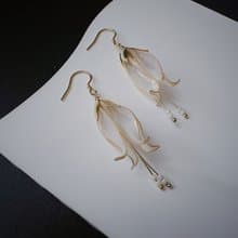 白金之星 花朵垂墜式樹脂耳環