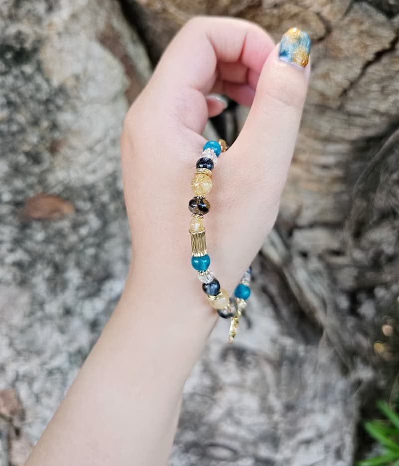 多瑙河畔-金光粼粼-鈦晶 /彼得石/藍磷灰/白水晶水晶手鍊