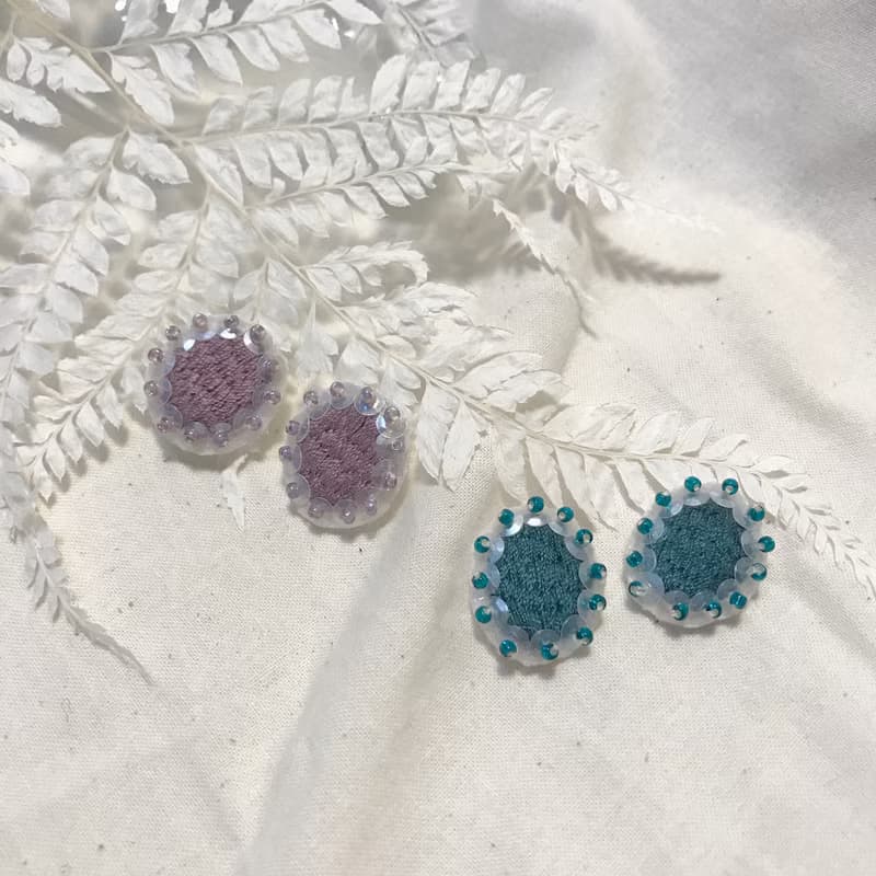 手作刺繡//精靈寶石耳環/可改夾式