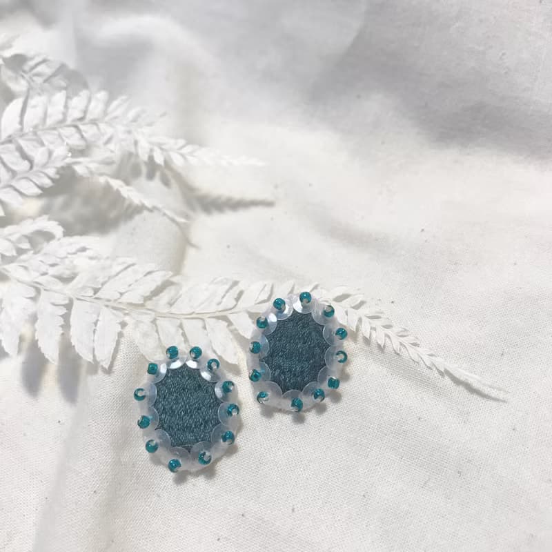 手作刺繡//精靈寶石耳環/可改夾式