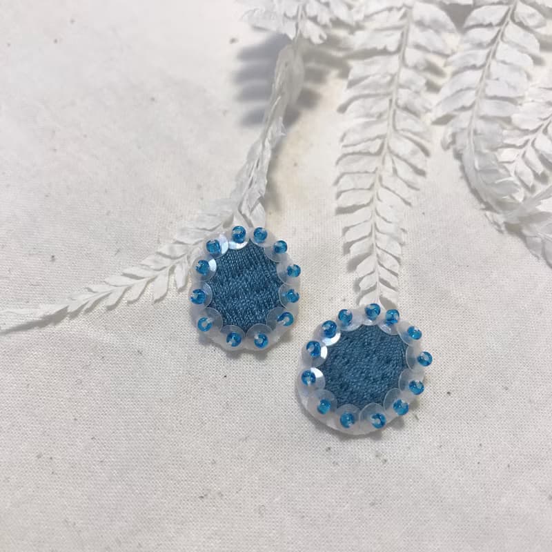手作刺繡//精靈寶石耳環/可改夾式