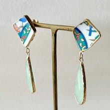 有田焼 　金継ぎ　ネジバネ式イヤリング　和柄　 グリーンストーン　揺れる　伝統工芸　No.289