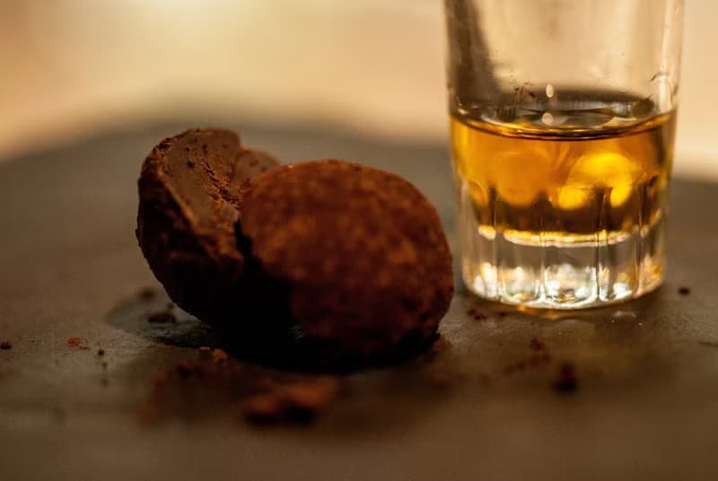 需預訂chocolat R 職人 百富12年雙筒威士忌松露巧克力