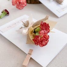 康乃馨田間小花束 x 乾燥康乃馨摺頁卡片