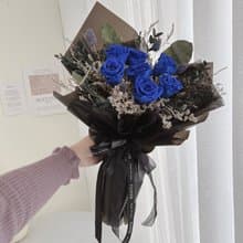 寶藍玫瑰永生花束