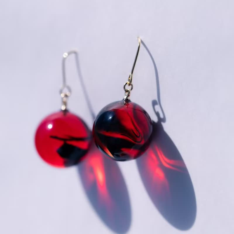 ORBピアス/イヤリング -Red Amber-