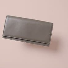 上質イタリア製革で作ったシックな長財布 - Long Wallet - TAUPE - CAREN QUOYLE -