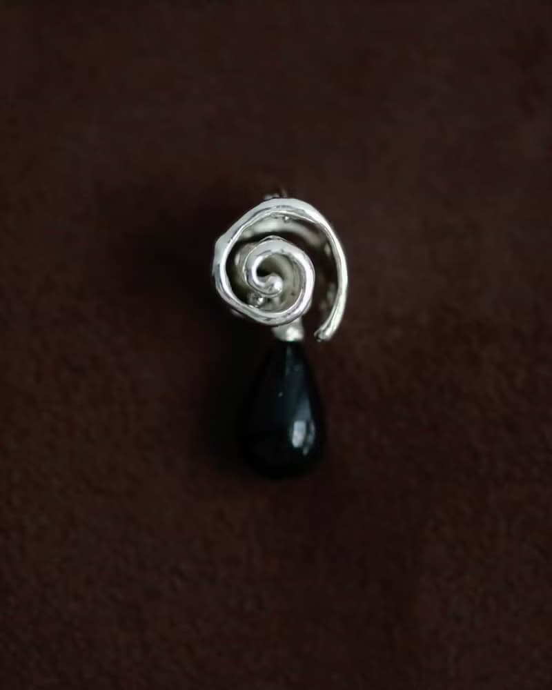 Abyss Coil Earrings | 蜷幽耳環
