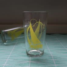 早期印花果汁杯-揚帆 (餐具/老件/舊物/玻璃/圖案)