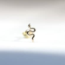 14K 線條小蛇鎖珠耳環 (單個)耳骨 耳窩 不退色
