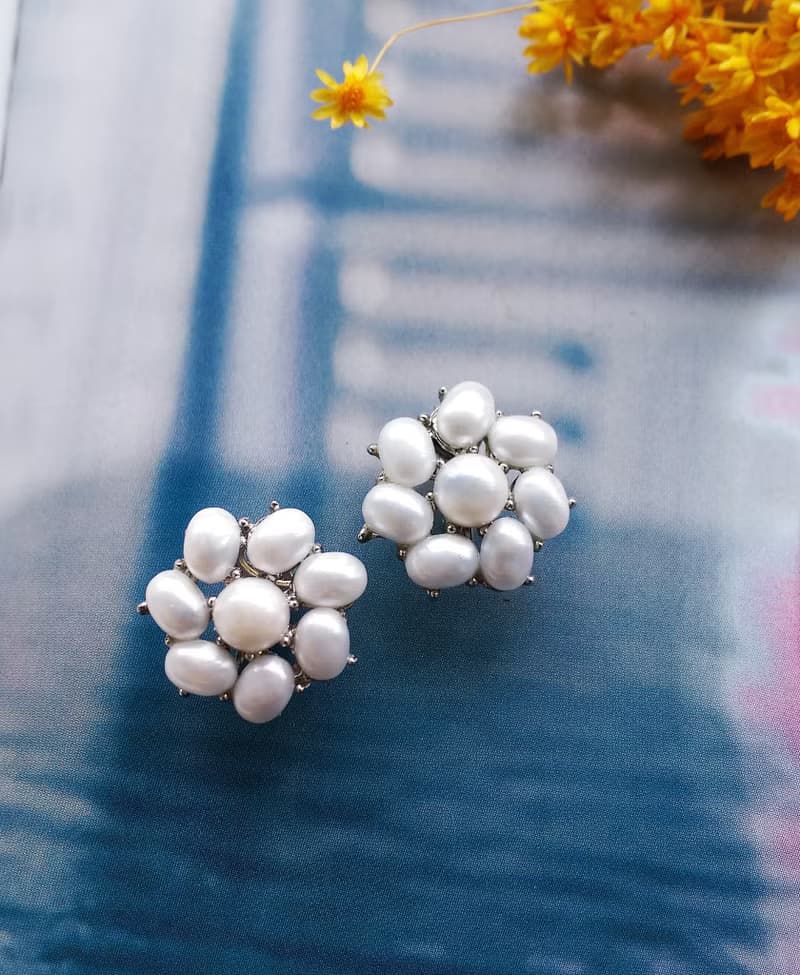 Vintage Jewelry 西洋古董飾品 TRIFARI 小巧 優雅白珠 夾式耳環