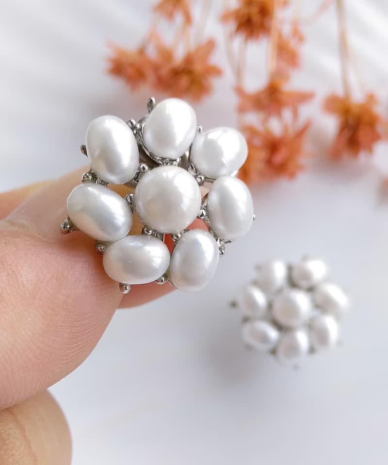 Vintage Jewelry 西洋古董飾品 TRIFARI 小巧 優雅白珠 夾式耳環