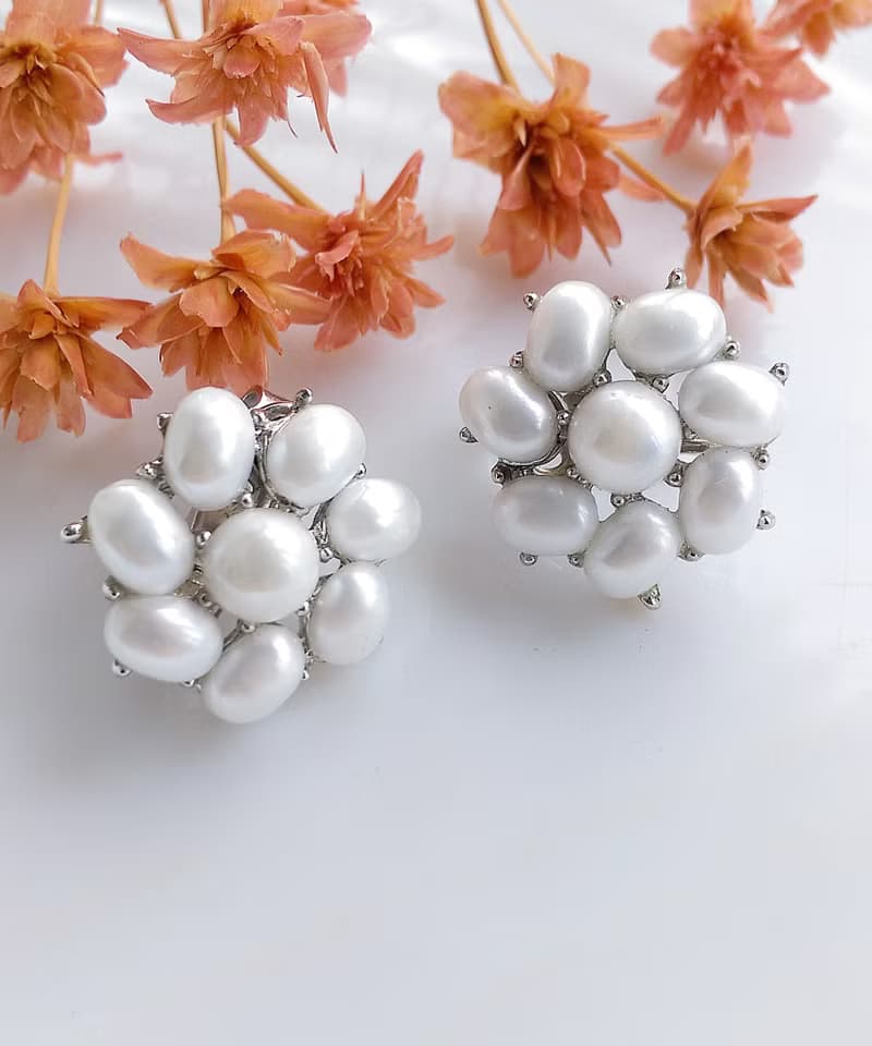 Vintage Jewelry 西洋古董飾品 TRIFARI 小巧 優雅白珠 夾式耳環