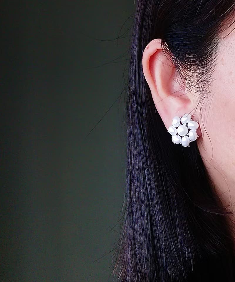 Vintage Jewelry 西洋古董飾品 TRIFARI 小巧 優雅白珠 夾式耳環