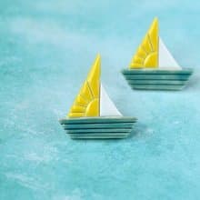 Ceramic sailing boat pin