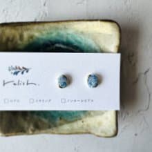 【再販】淡い ブルー 絵付 陶器 金継ぎ ピアス イヤリング ノンホールピアス 青 金 ゴールド 小さい 小ぶり シンプル ギフト プレゼント 贈り物 誕生日