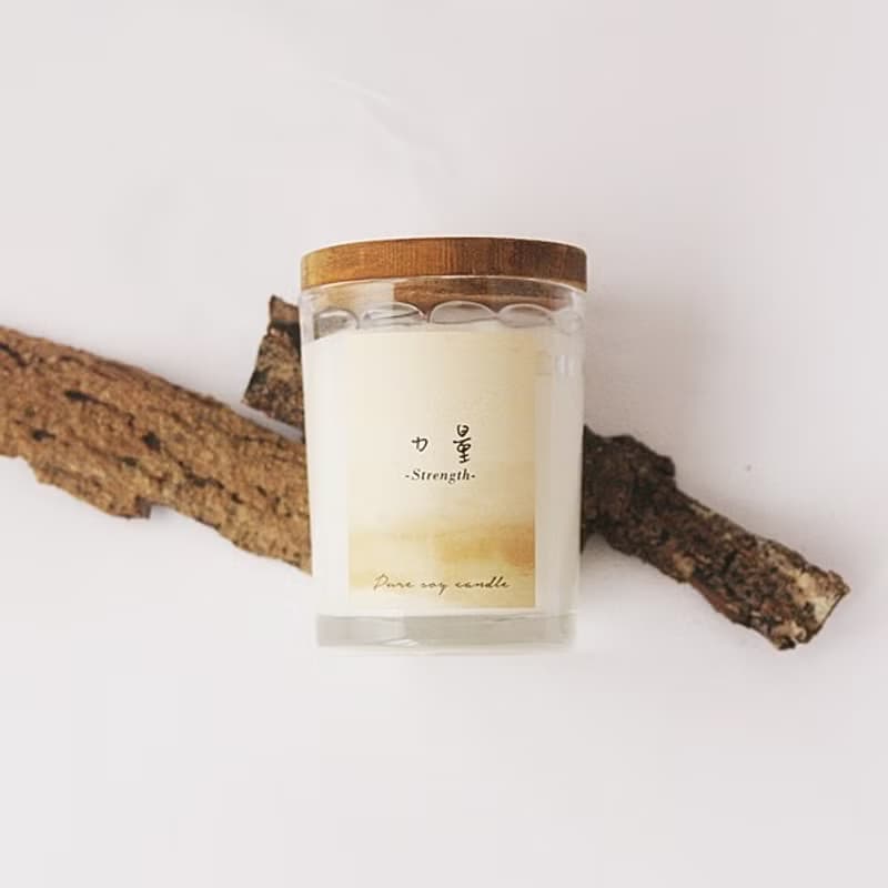 【力量】檀香木頭香、大豆精油蠟燭、 60g丨房間香氛