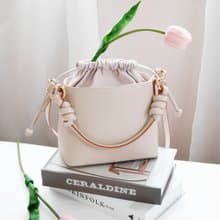 Fuji Bucket Bag 真皮斜背水桶包  / Vanilla Caramel 奶油色