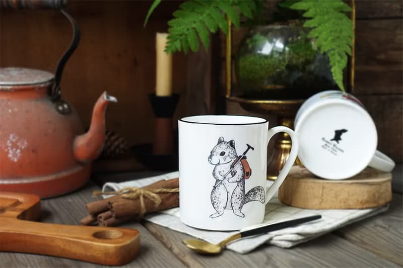 Hiking Squirrel 登山松鼠 - 骨瓷馬克杯
