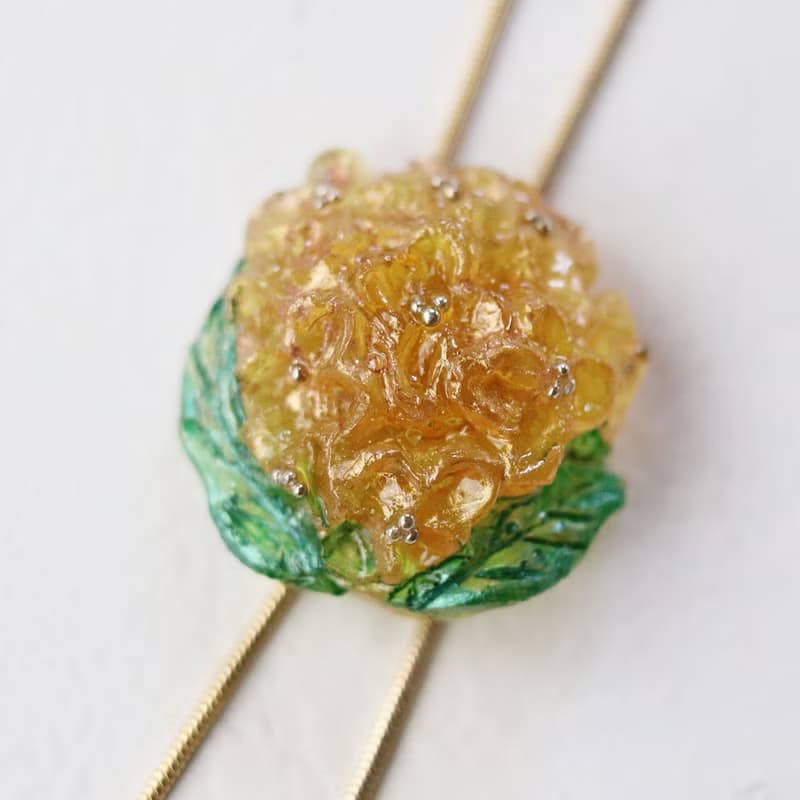 木犀花のループタイ　ネックレス・ラリエット風　金木犀×濃緑
