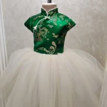 童裝綠色和服緞面龍圖案洋裝象牙色裙子