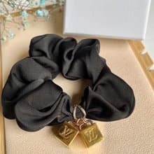 老件新作 LV Logo方塊雙墜子髮圈Reworked