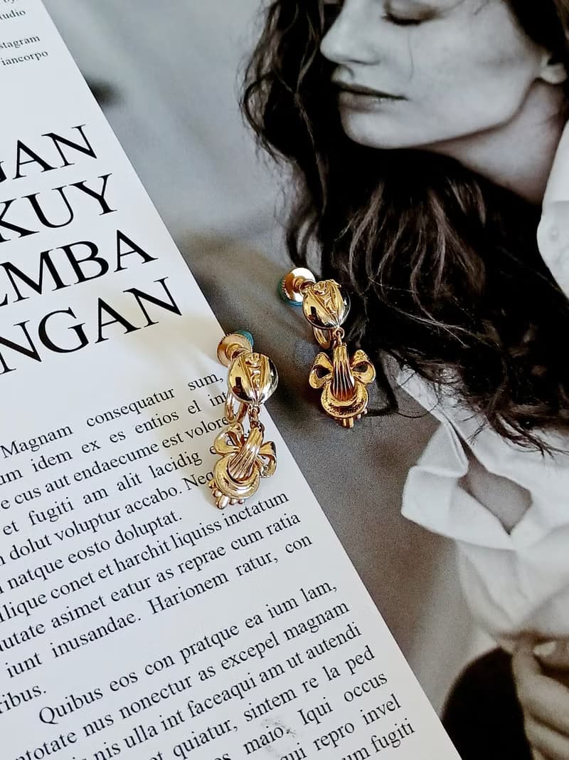 vintage jewelry  典雅金色樂器小垂墜 夾式耳環