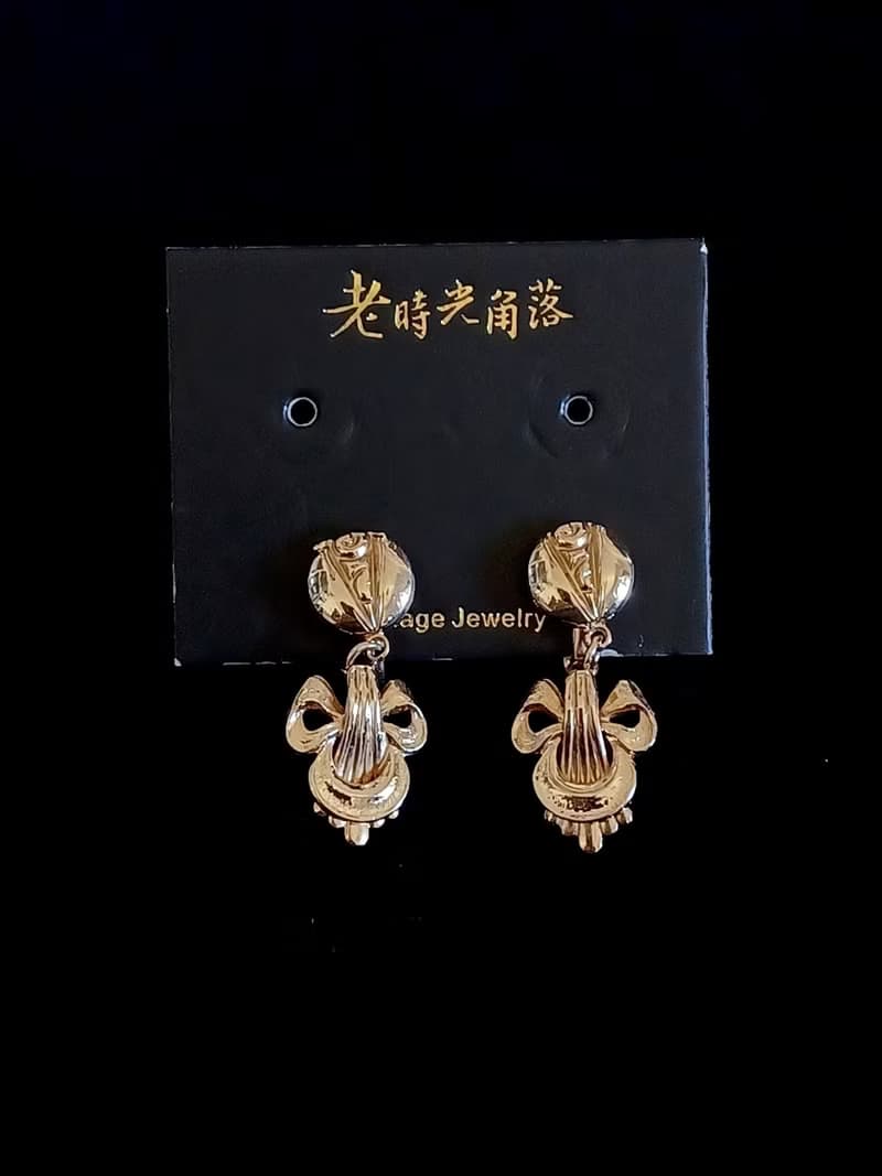 vintage jewelry  典雅金色樂器小垂墜 夾式耳環