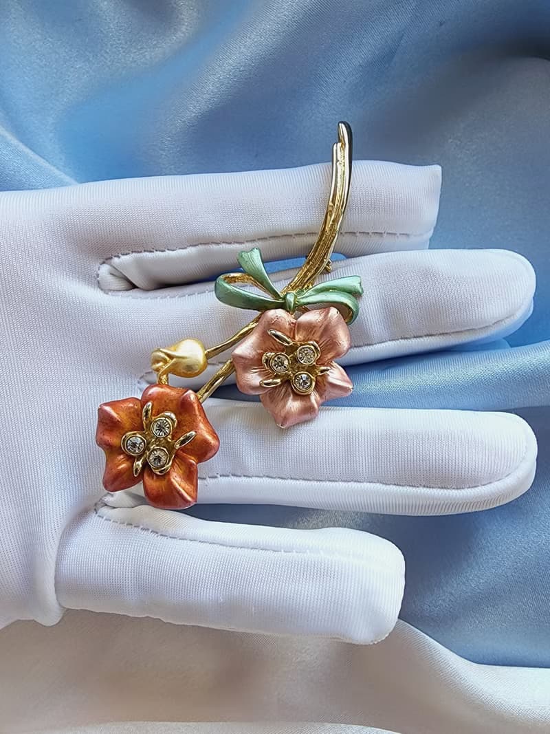 美國西洋古董飾品 / 萊茵花蕊虹膜桔梗琺瑯花束胸針/別針