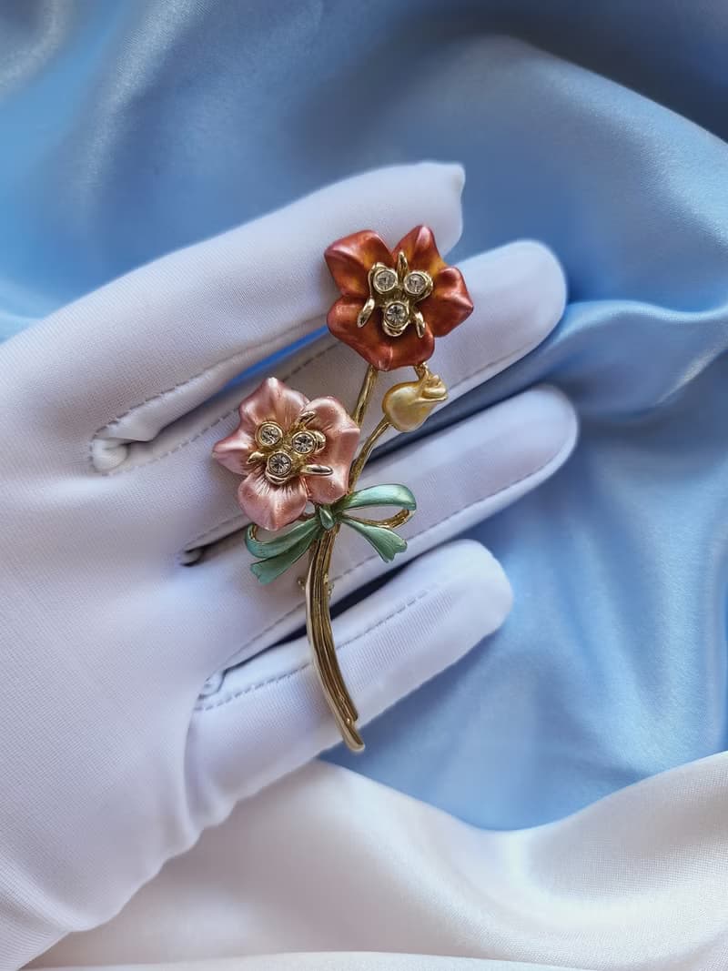 美國西洋古董飾品 / 萊茵花蕊虹膜桔梗琺瑯花束胸針/別針