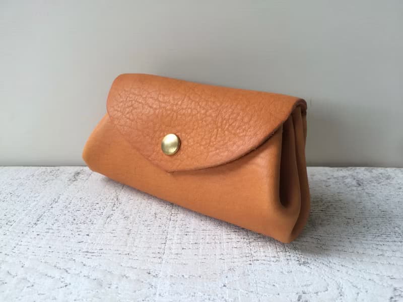 コロコロ財布　日本レザー　fave　キャメル　Mサイズ