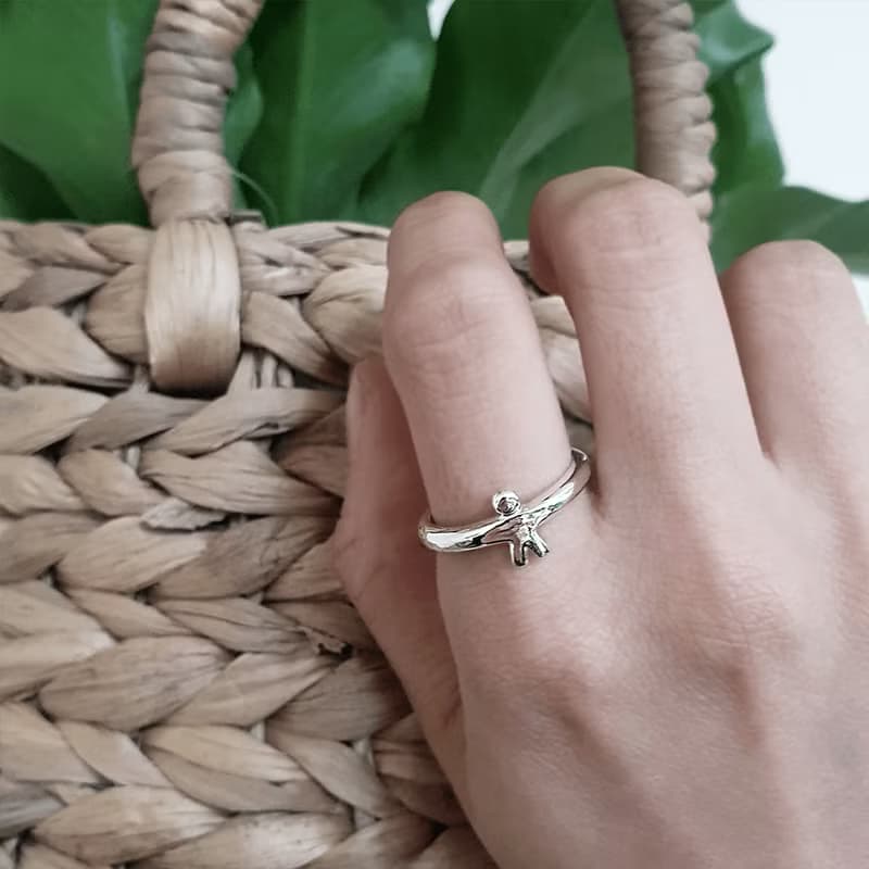 (925 Sterling Silver) Hug Ring