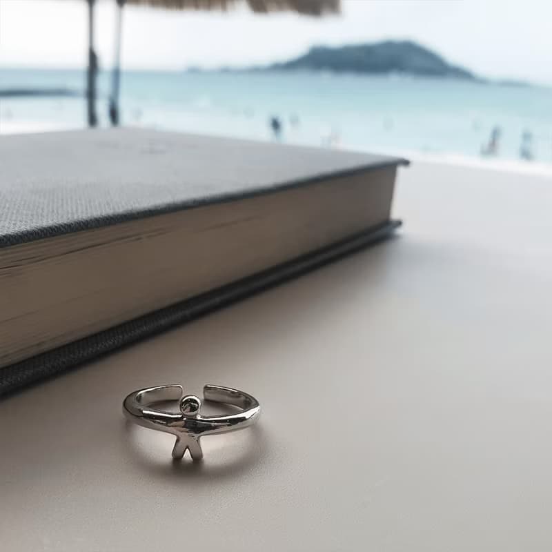 (925 Sterling Silver) Hug Ring