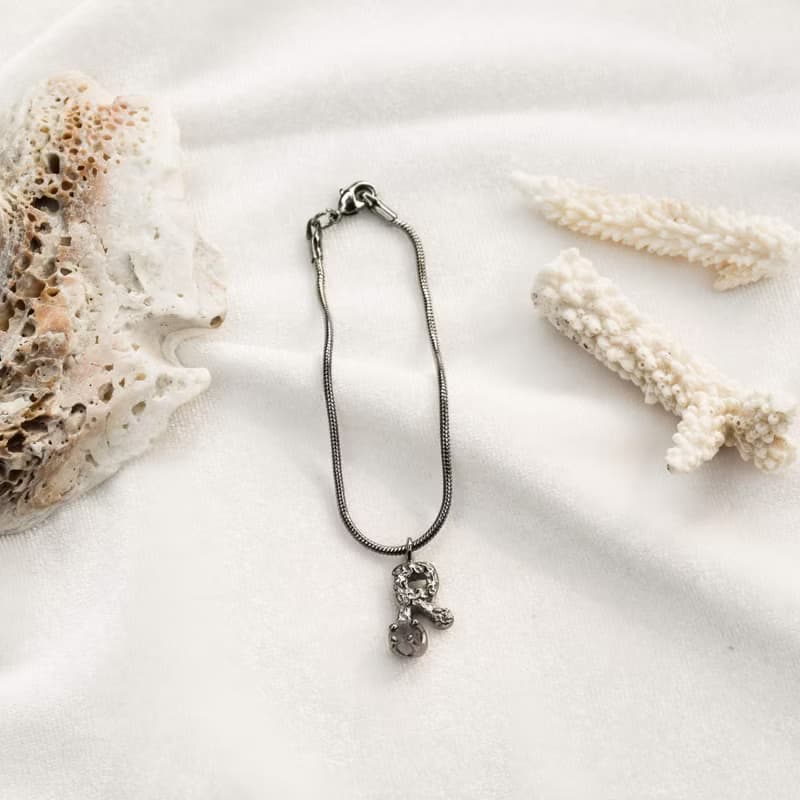 Alphabet bracelet R letter