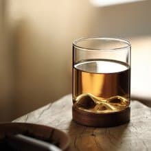 木笙山型水杯。北美胡桃