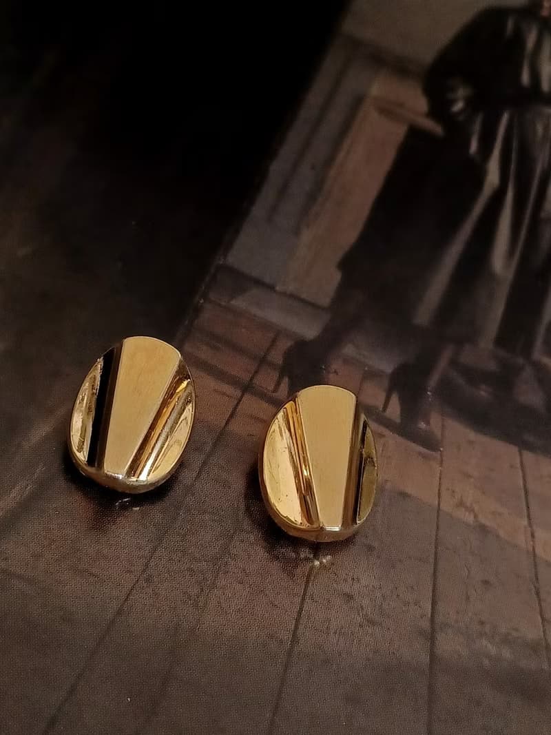 vintage jewelry  古董金色立體砌型夾式耳環