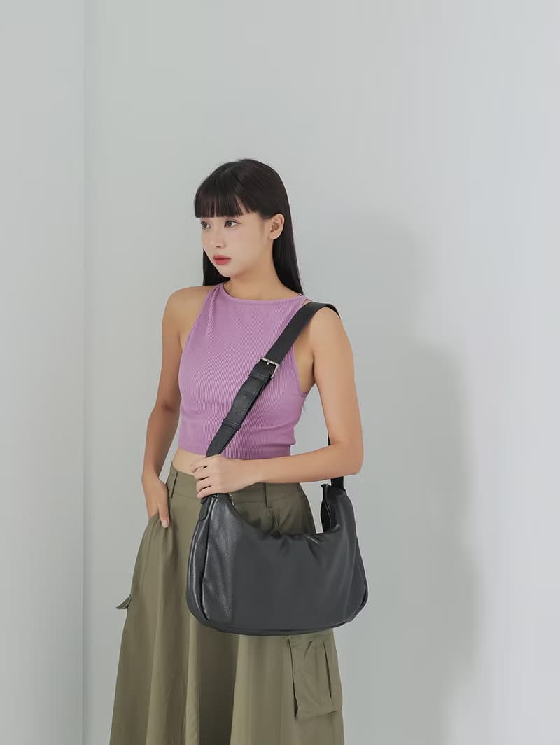 supportingrole 大容量真皮時髦俐落單肩斜背包側背包 黑