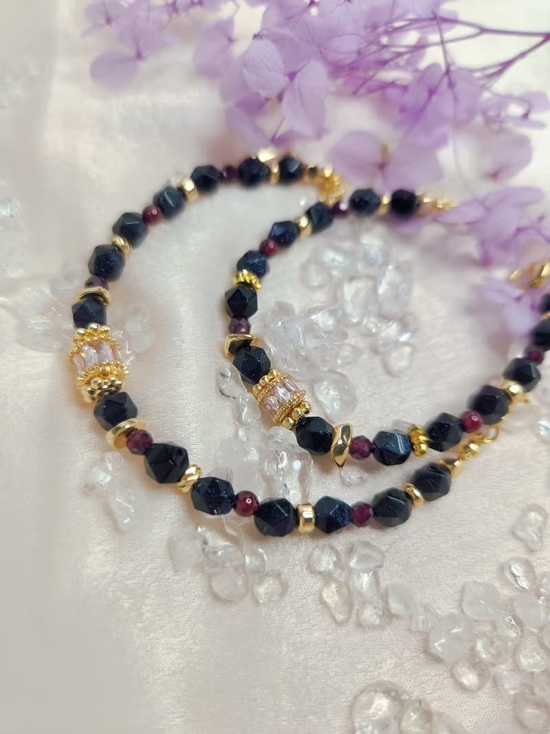 寧靜璀璨【藍】-藍砂石&石榴石│忠誠與友愛的半寶石水晶手鍊