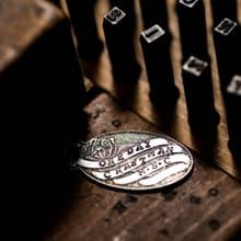 ONE DAY CRAFTSMAN 一日工匠 - 鬥牛犬銅牌鑰匙圈 (敲字款)