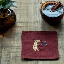 梅花鹿刺繡杯墊 暗紅