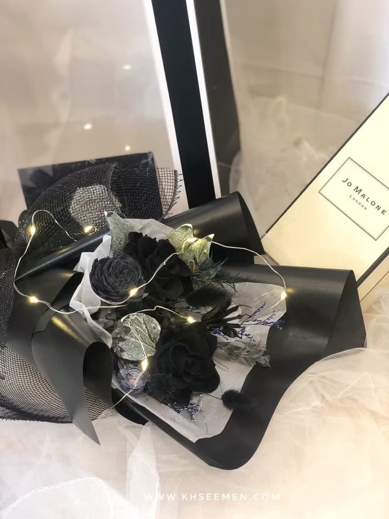 wbfxhm / 歐美黑瞳 不凋花束提盒+卡片+燈絲款