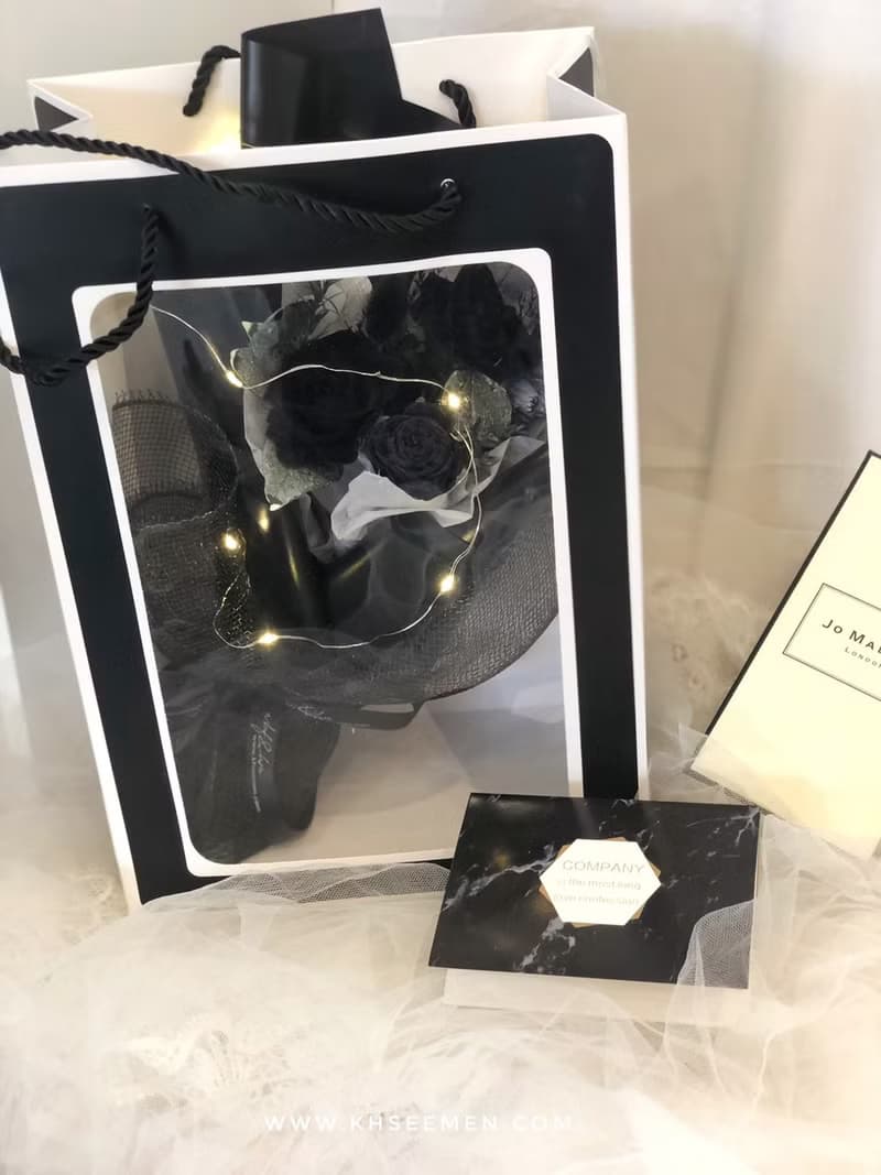 wbfxhm / 歐美黑瞳 不凋花束提盒+卡片+燈絲款