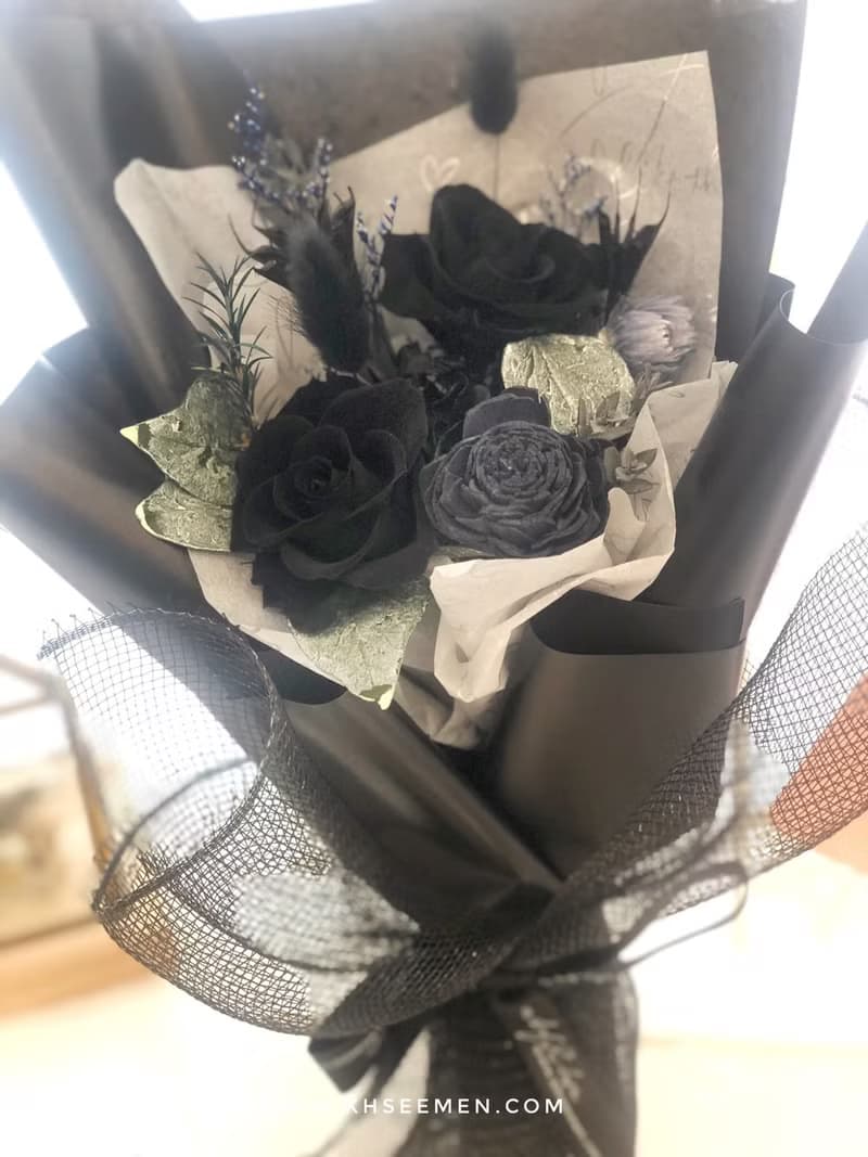 wbfxhm / 歐美黑瞳 不凋花束提盒+卡片+燈絲款