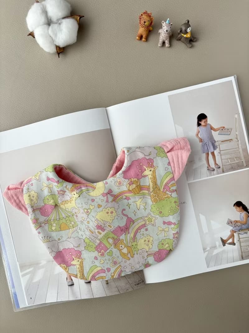 繽紛童話故事 快樂北極熊 飛飛袖圍兜兜  口水巾 嬰兒