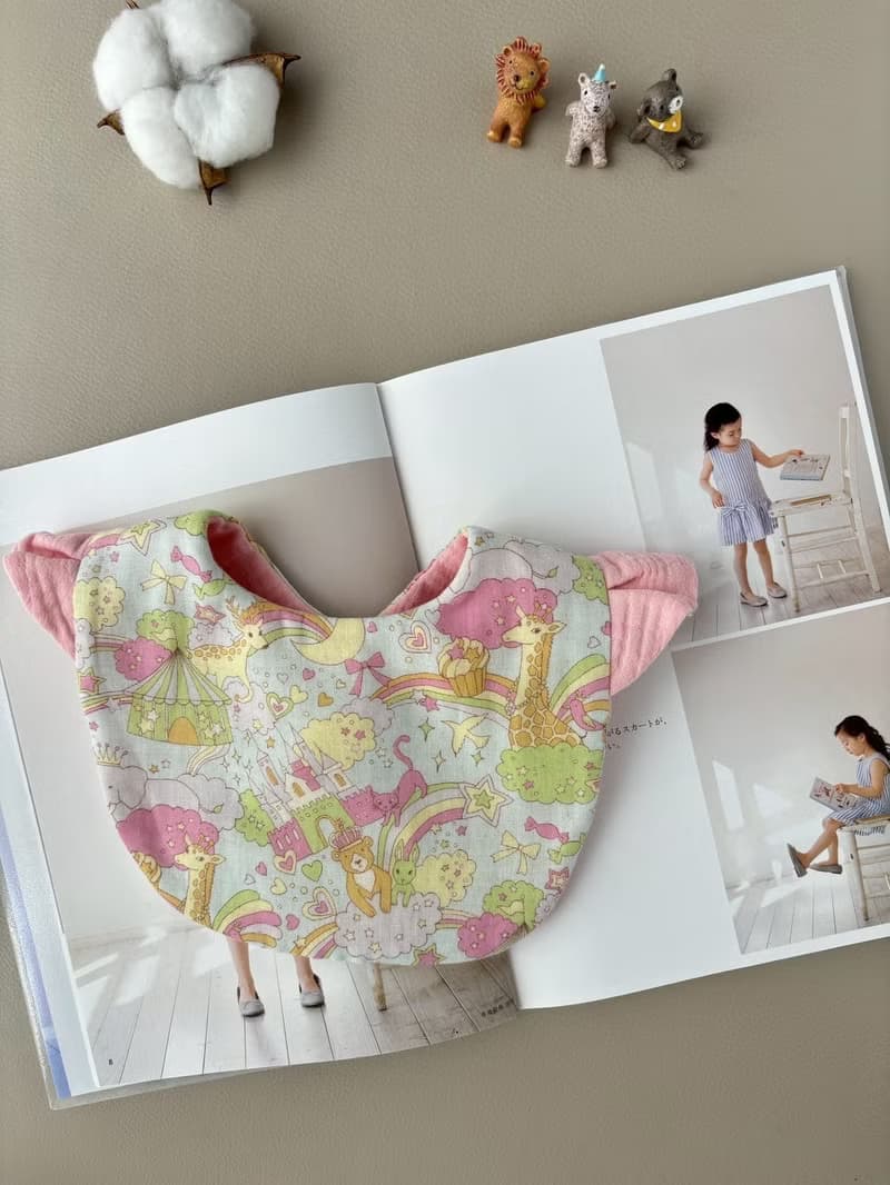 繽紛童話故事 快樂北極熊 飛飛袖圍兜兜  口水巾 嬰兒