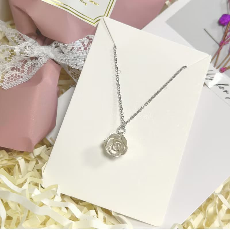 花徑低語禮盒 / 花朵項鍊 / 純銀項鍊 / 項鍊禮盒 / 母親節禮物