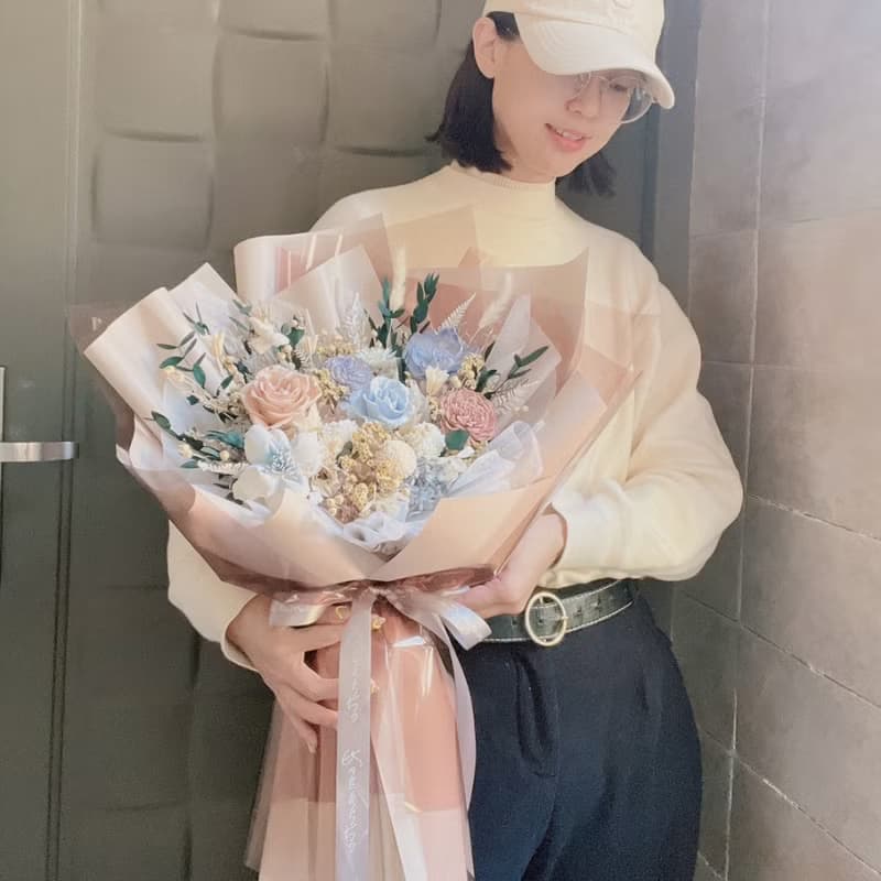 廣島之戀 永生玫瑰花束 奶茶色包裝/ 求婚花束 情人節禮物 生日禮