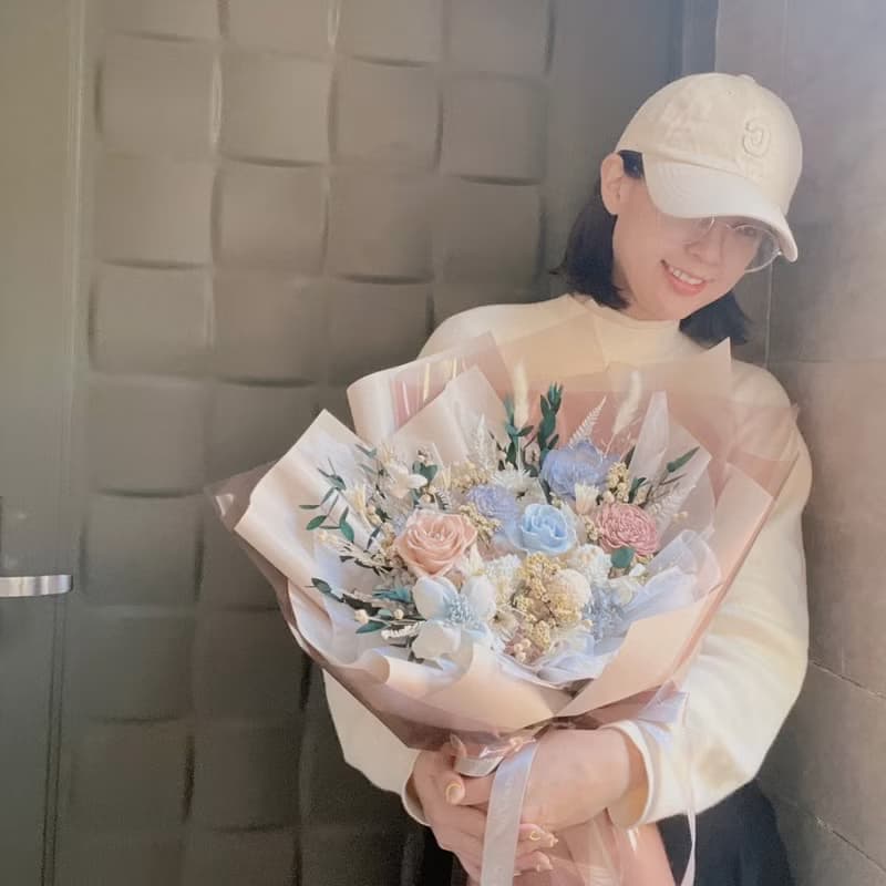廣島之戀 永生玫瑰花束 奶茶色包裝/ 求婚花束 情人節禮物 生日禮